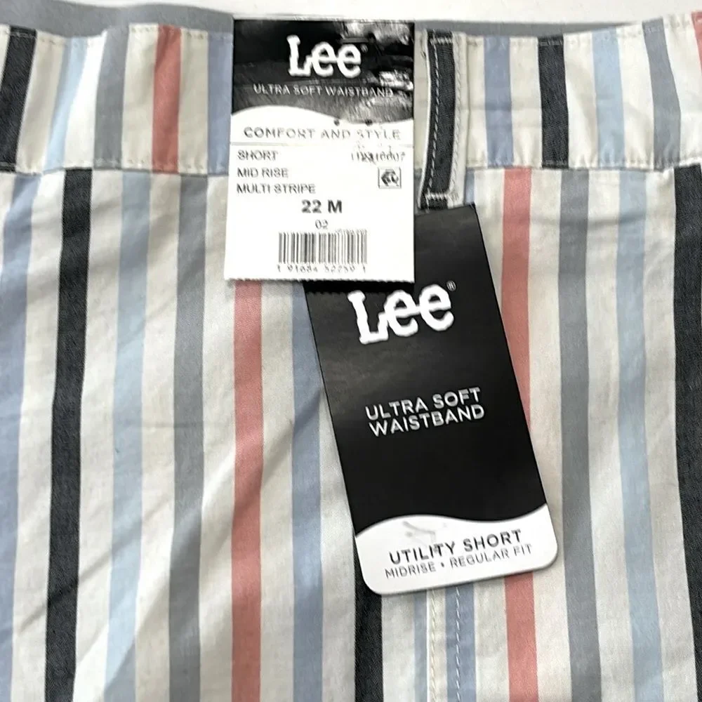 Lee | Women's Plus Size 22M Regular Fit Mid Rise striped Utility Shorts